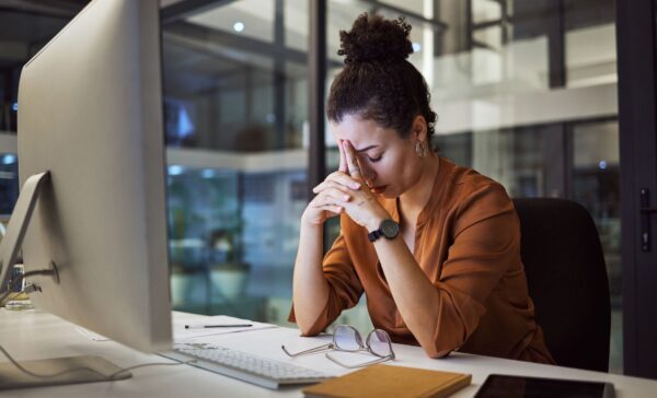 por qué se produce una renuncia laboral